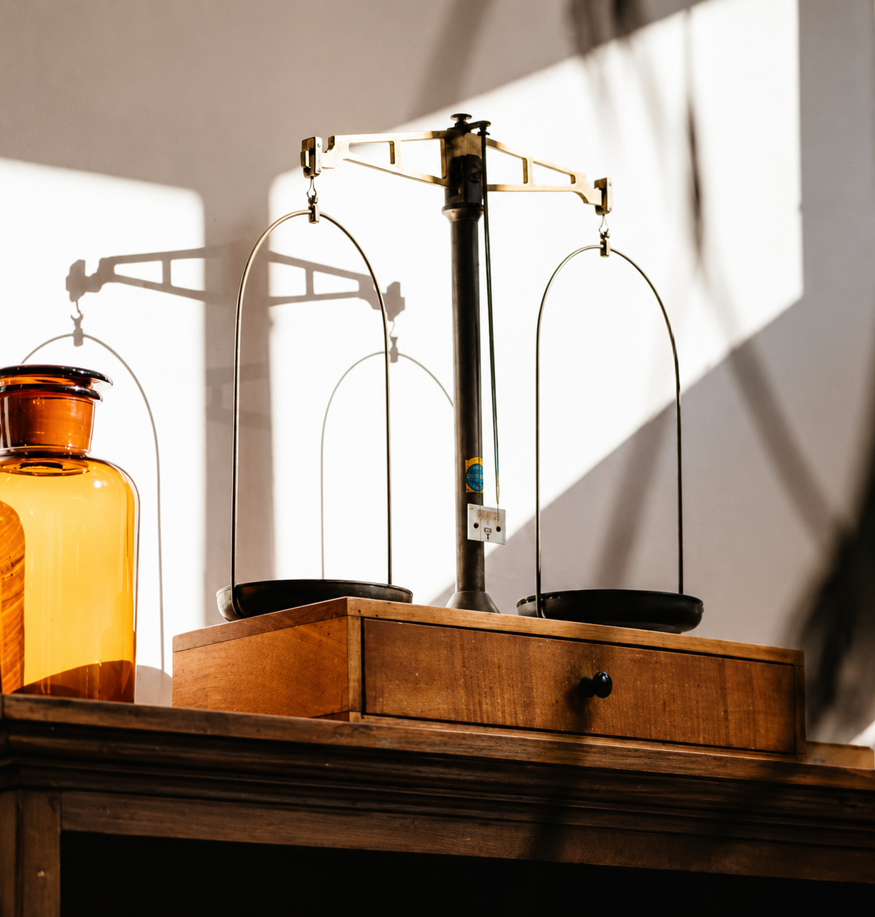 Alte Apothekerwaage