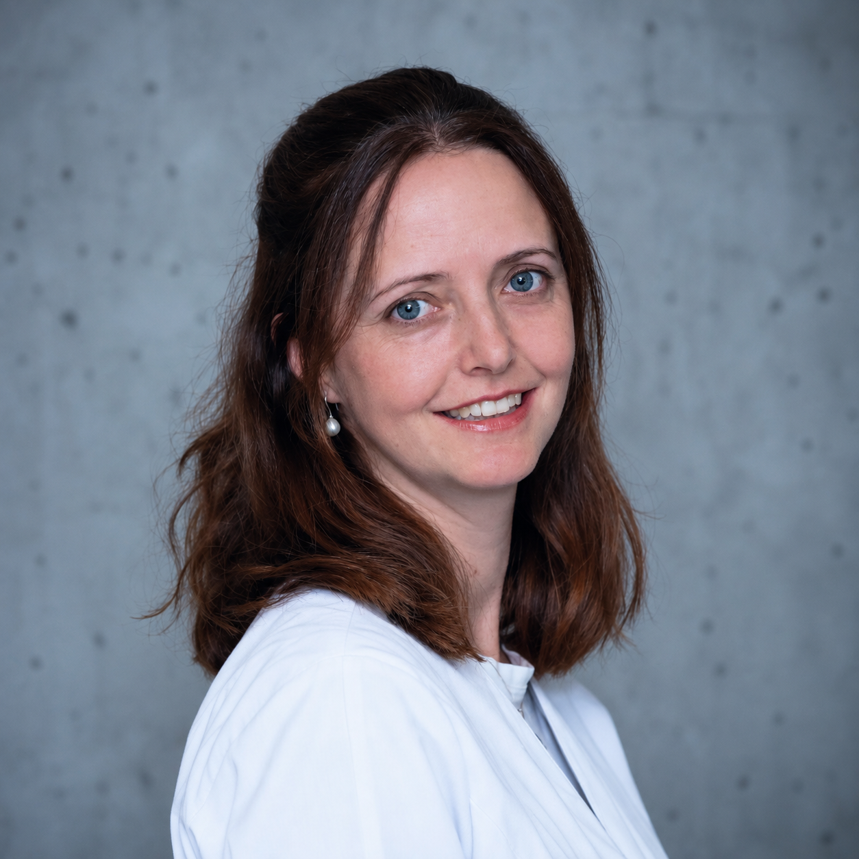 Portrait von Vivianne Eyholzer, Eidg. dipl. Apothekerin ETH FPH