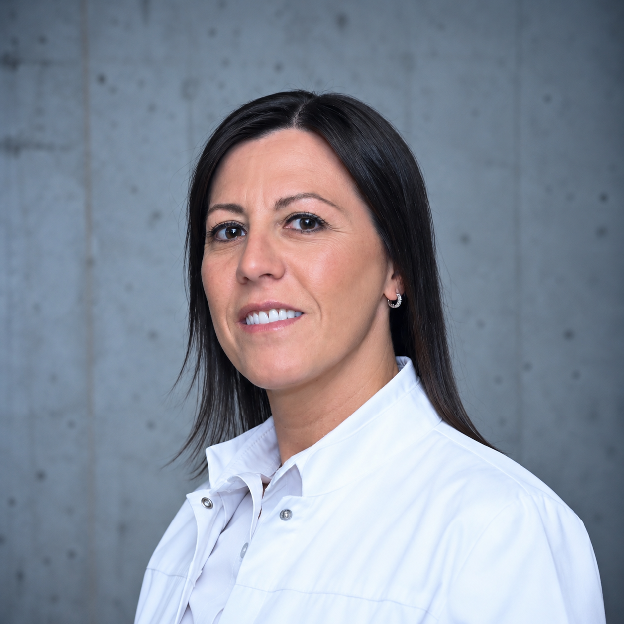 Portrait von Gezime Iseni-Arifi, Pharma-Assistentin EFZ